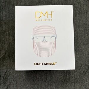 DMH Aesthetics Light Shield face mask
